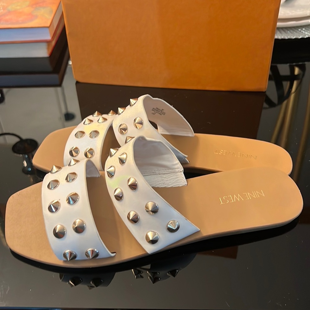 NINE WEST white sandals size 9